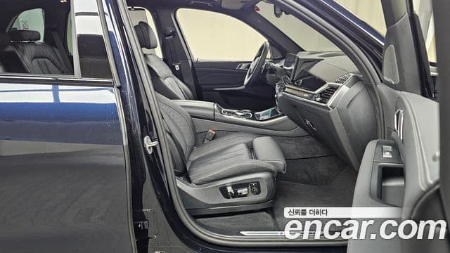 BMW X5 2025 — Photo 21/32