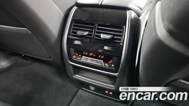 BMW X5 2025 — Photo 17/32