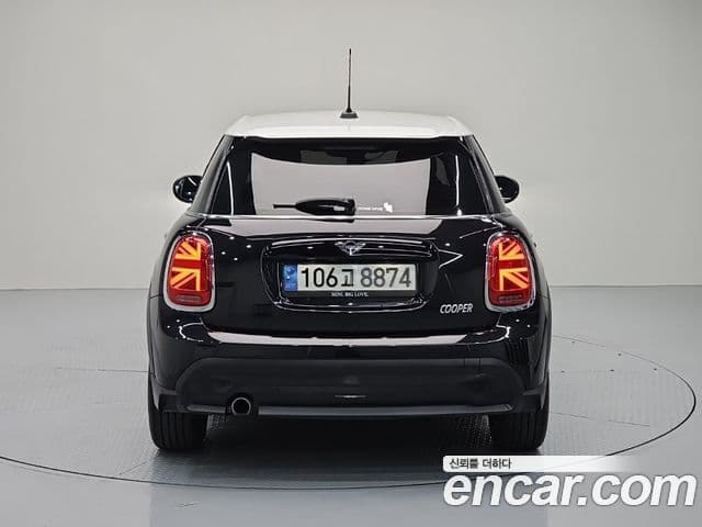Mini Cooper 2023 — Фото 1/19