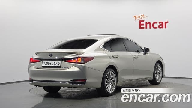 Lexus ES300h 2020 — Şəkil 2/20