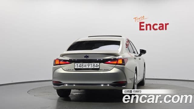 Lexus ES300h 2020 — Şəkil 4/20