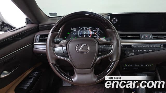 Lexus ES300h 2020 — Şəkil 14/20