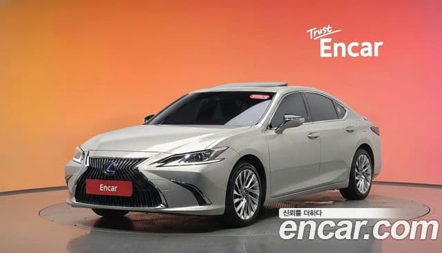 Lexus ES300h 2020 — Şəkil 1/20
