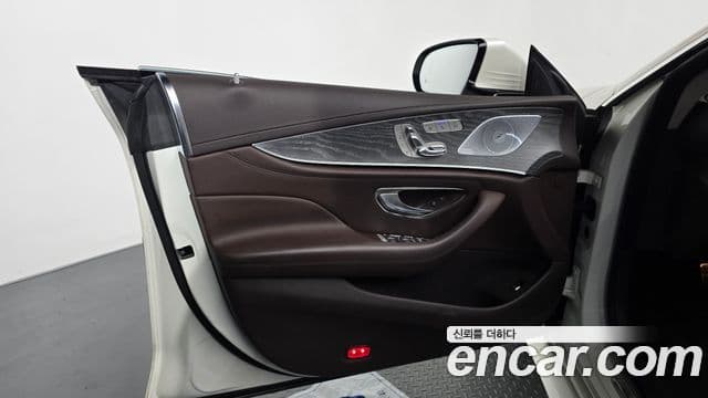 Mercedes-Benz CLS-Class 2020 — Photo 34/37
