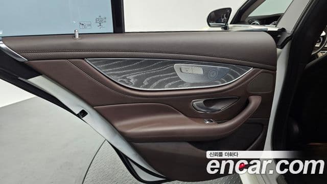 Mercedes-Benz CLS-Class 2020 — Photo 20/37