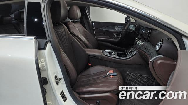 Mercedes-Benz CLS-Class 2020 — Photo 5/37