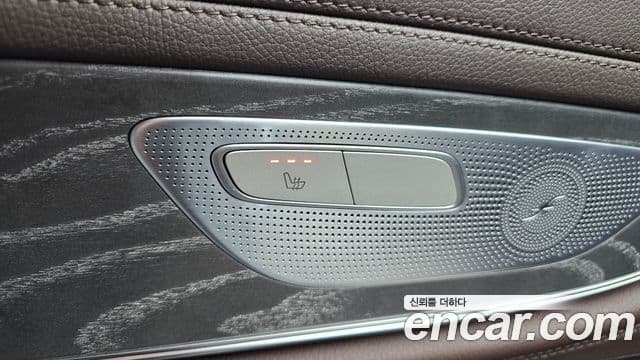 Mercedes-Benz CLS-Class 2020 — Photo 18/37