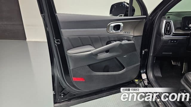 Kia Sorento 2024 — Photo 1/37