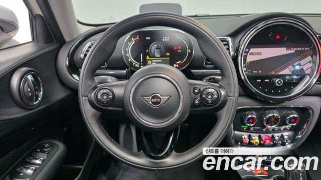 Mini Cooper Clubman 2021 — ფოტო 13/20