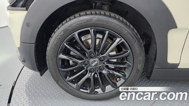Mini Cooper Clubman 2021 — ფოტო 20/20