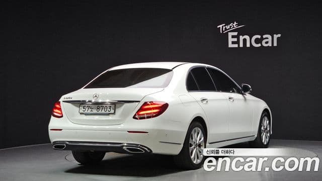 Mercedes-Benz E-Class 2019 — Şəkil 2/20