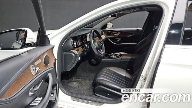 Mercedes-Benz E-Class 2019 — Şəkil 10/20