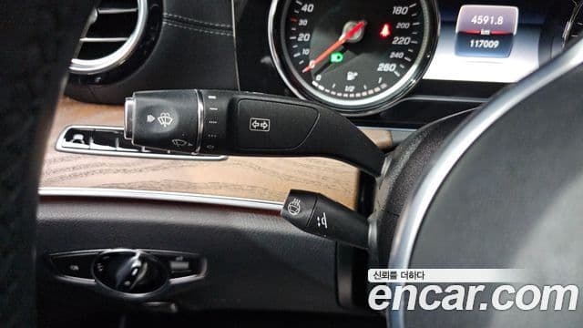 Mercedes-Benz E-Class 2019 — Şəkil 16/20