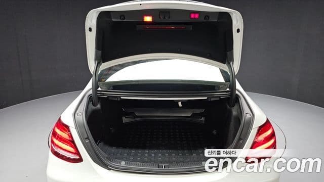 Mercedes-Benz E-Class 2019 — Şəkil 20/20