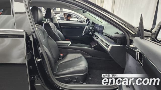 Hyundai Grandeur 2023 — ფოტო 11/20