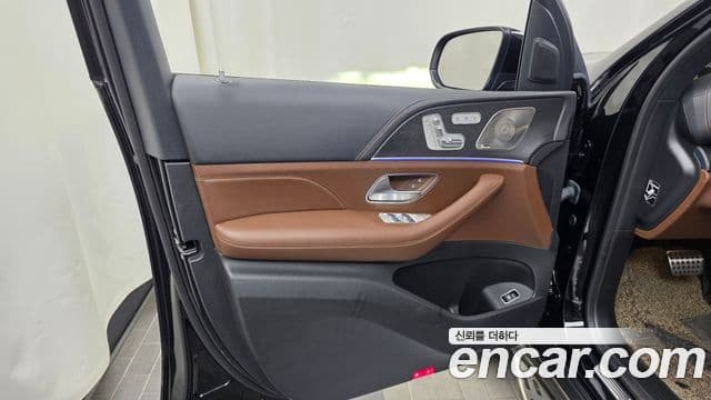Mercedes-Benz GLS-Class 2024 — Photo 22/34