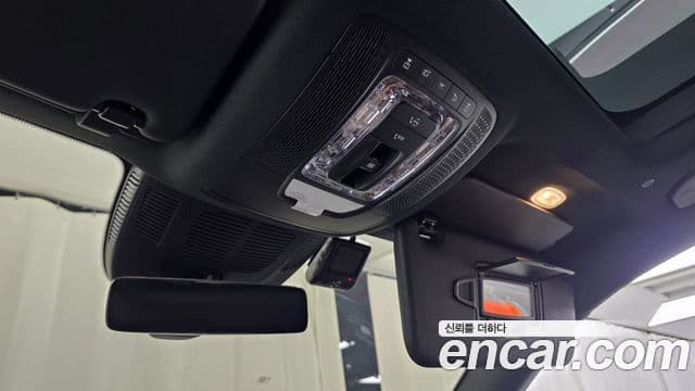 Mercedes-Benz GLS-Class 2024 — Photo 20/34