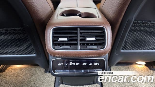 Mercedes-Benz GLS-Class 2024 — Photo 17/34