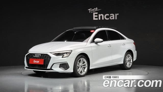 Audi A3 2022 — Фото 1/20