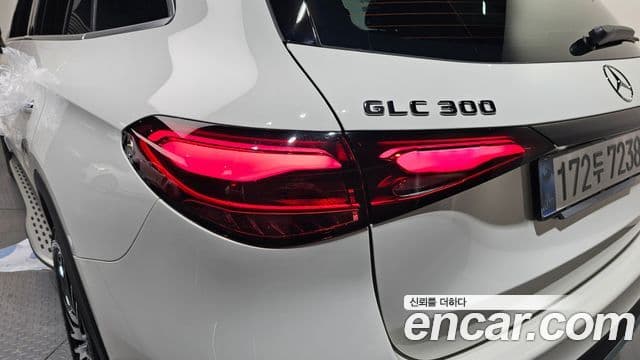 Mercedes-Benz GLC-Class 2025 — Photo 20/32