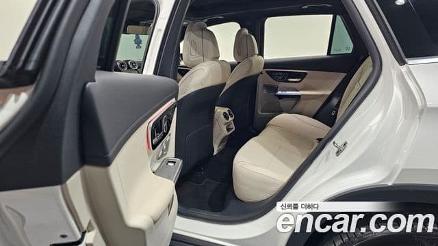 Mercedes-Benz GLC-Class 2025 — Photo 32/32