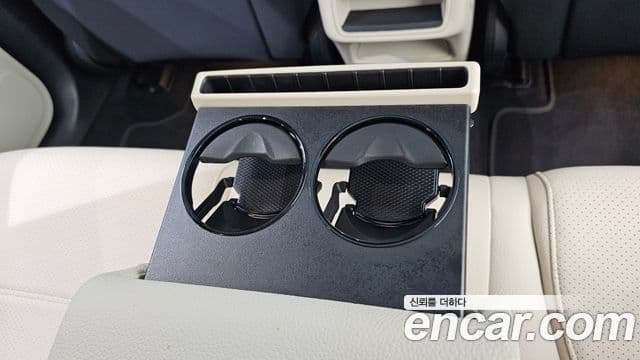Mercedes-Benz GLC-Class 2025 — Photo 12/32