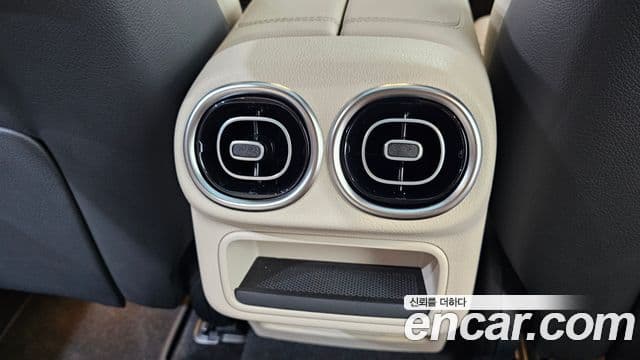 Mercedes-Benz GLC-Class 2025 — Photo 7/32