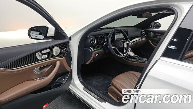 Mercedes-Benz E-Class 2022 — Фото 10/20
