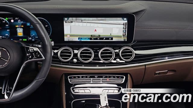 Mercedes-Benz E-Class 2022 — Фото 14/20