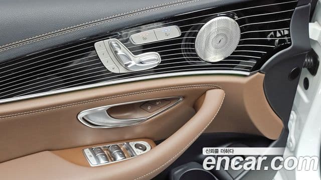 Mercedes-Benz E-Class 2022 — Фото 20/20