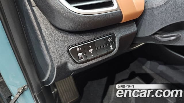 Kia Seltos 2024 — ფოტო 17/34