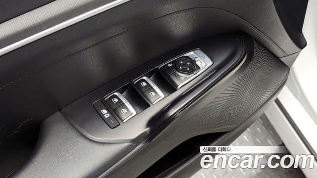 Kia K5 2020 — ფოტო 17/20