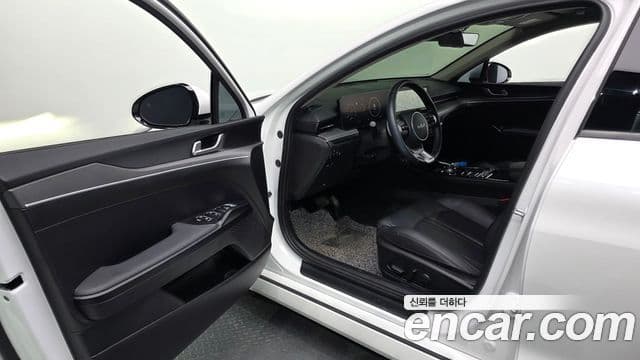 Kia K5 2024 — Şəkil 10/20