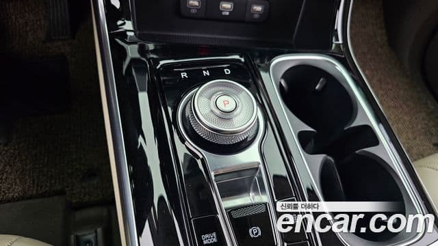 Kia Carnival 2023 — ფოტო 9/20
