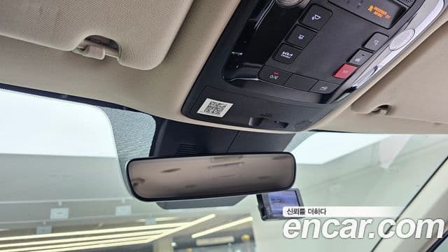 Kia Carnival 2023 — ფოტო 18/20
