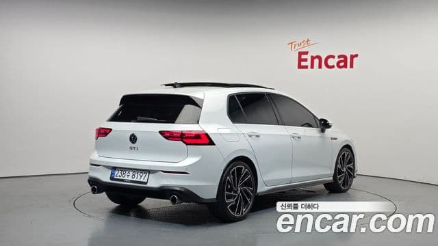 Volkswagen Golf 2024 — ფოტო 2/20