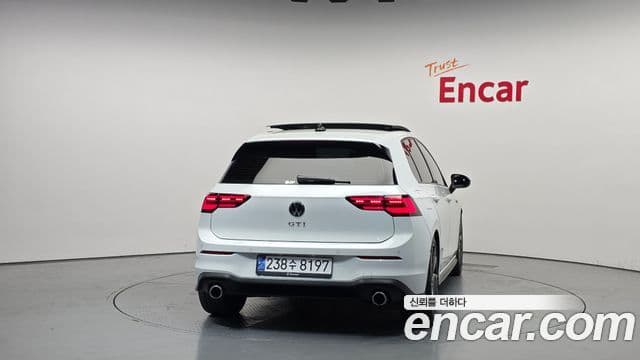 Volkswagen Golf 2024 — ფოტო 4/20