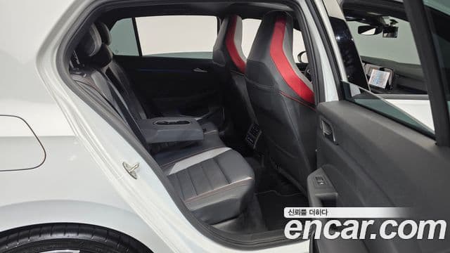 Volkswagen Golf 2024 — ფოტო 12/20