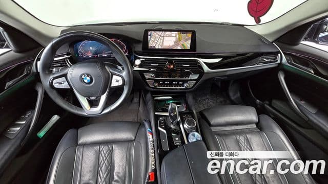 BMW 5 Series 2019 — ფოტო 7/20