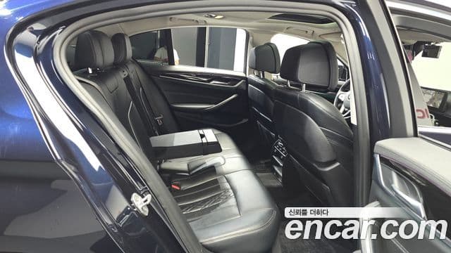 BMW 5 Series 2019 — ფოტო 11/20