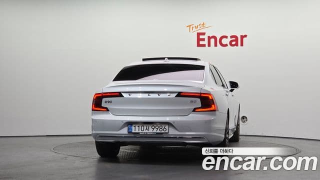 Volvo S90 2022 — ფოტო 4/20