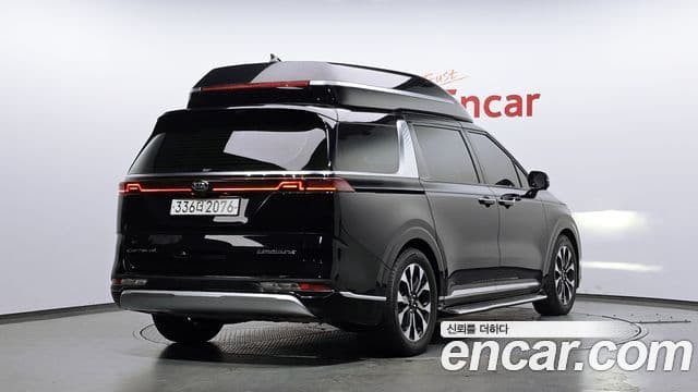 Kia Carnival 2021 — ფოტო 2/20