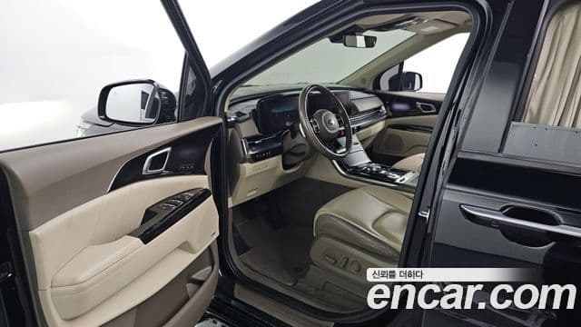 Kia Carnival 2021 — ფოტო 10/20