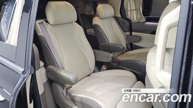 Kia Carnival 2021 — ფოტო 12/20
