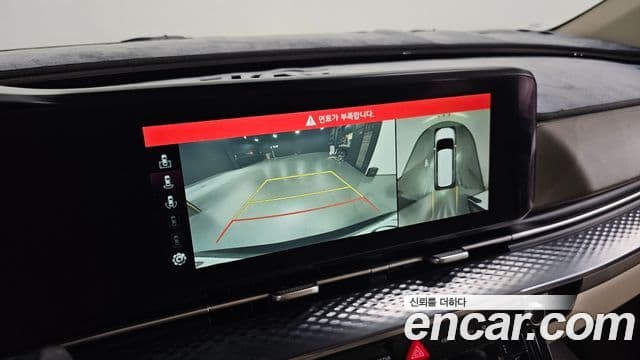 Kia Carnival 2021 — ფოტო 15/20