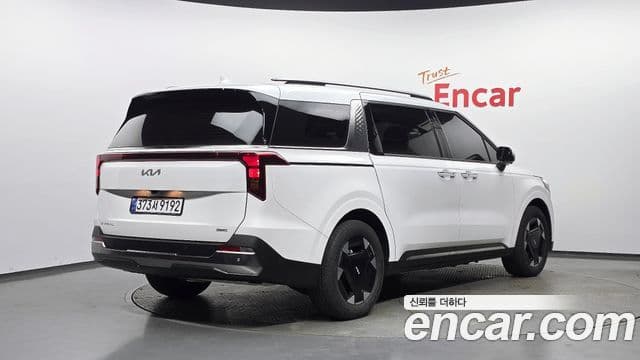Kia Carnival 2024 — Şəkil 2/20