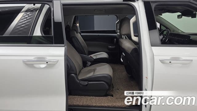 Kia Carnival 2024 — Şəkil 11/20