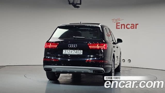 Audi Q7 2019 — Фото 4/20