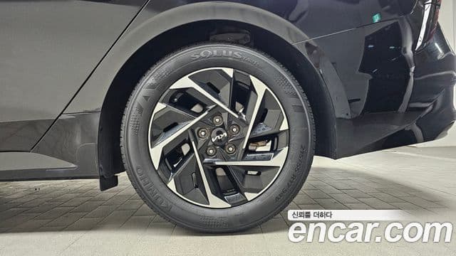 Kia K5 2024 — Şəkil 21/30