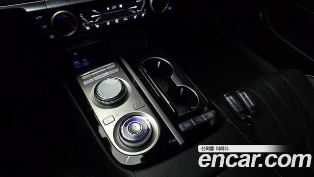 Genesis Electrified G80 2023 — Şəkil 9/20
